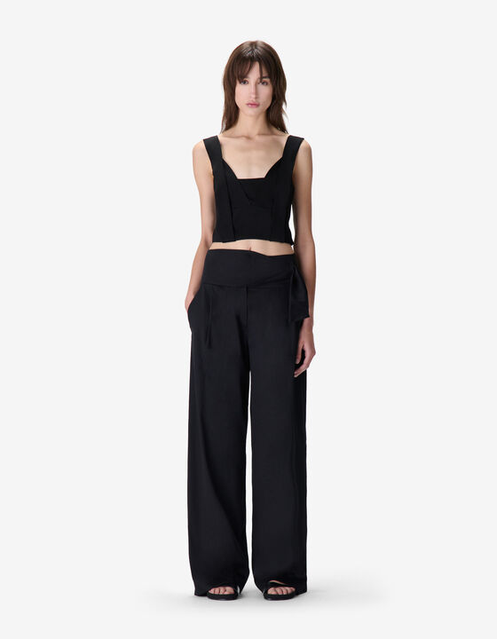 SHORT V-NECK TOP