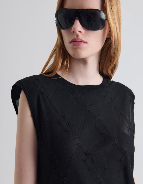 TEXTURED SLEEVELESS T-SHIRT