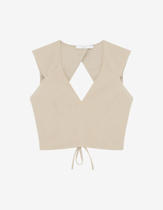 FITTED SLEEVELESS V-NECK TOP
