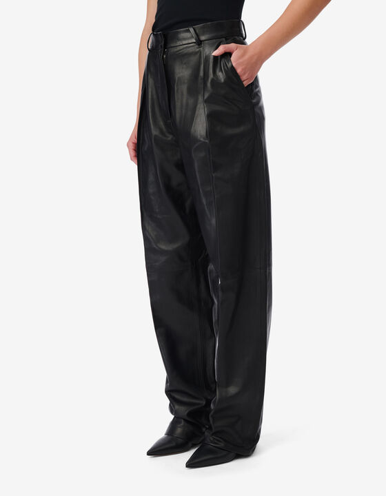 PANTALON EN CUIR LARGE