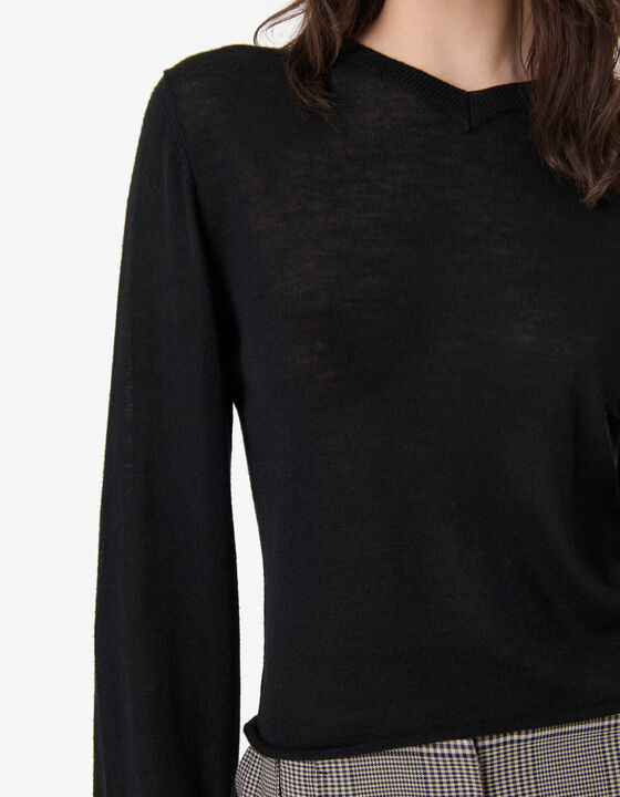 V-NECK SWEATER