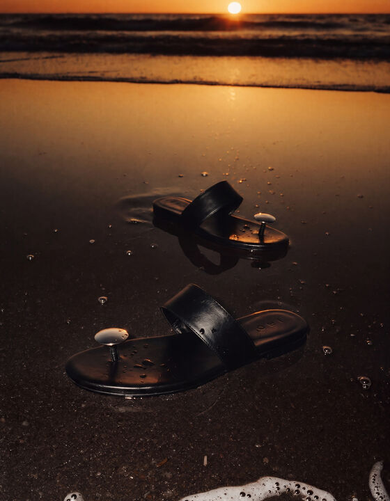 STUD SANDALS