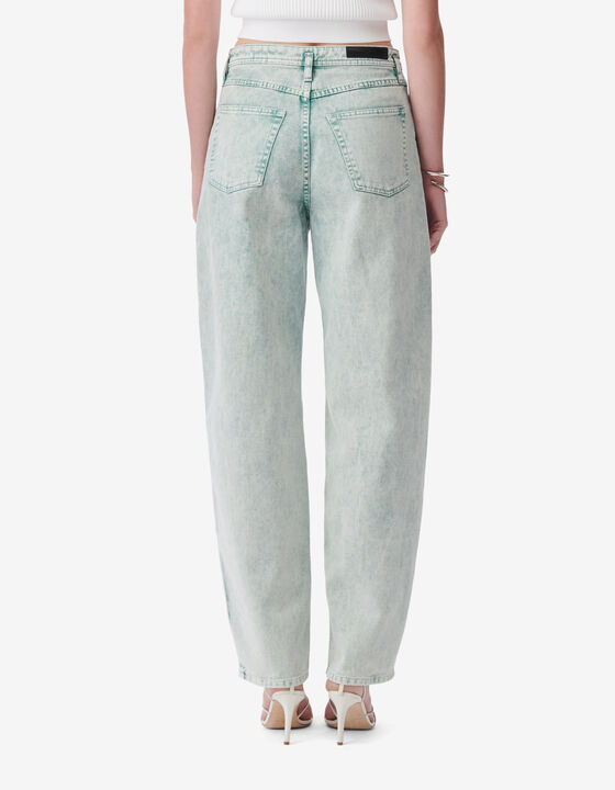 CUT-OUT CARROT JEANS