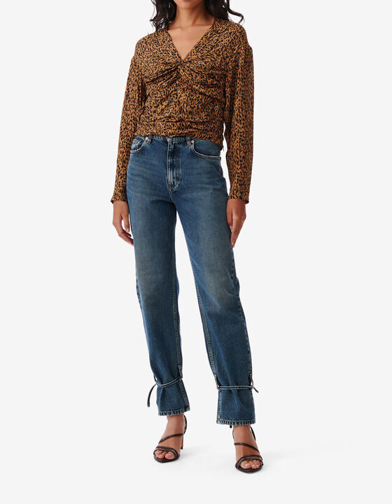 GATHERED LEOPARD PRINT TOP