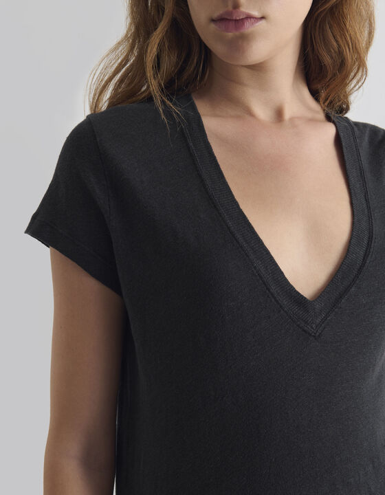 LOW-CUT T-SHIRT