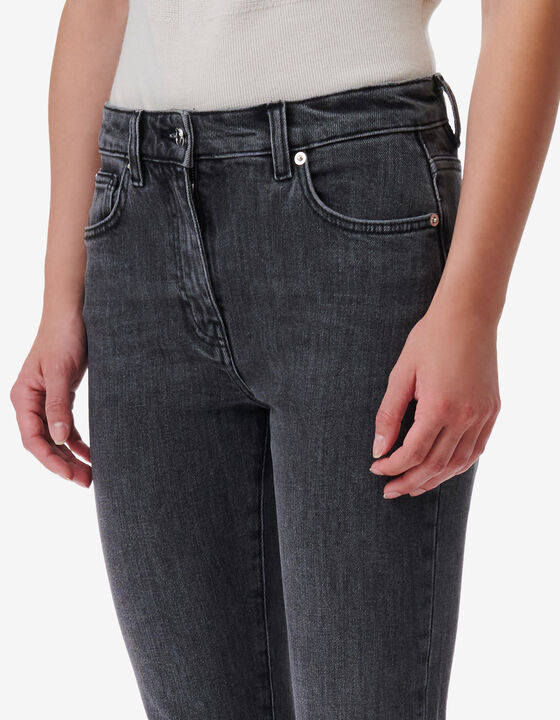 FADED SLIM FIT JEANS