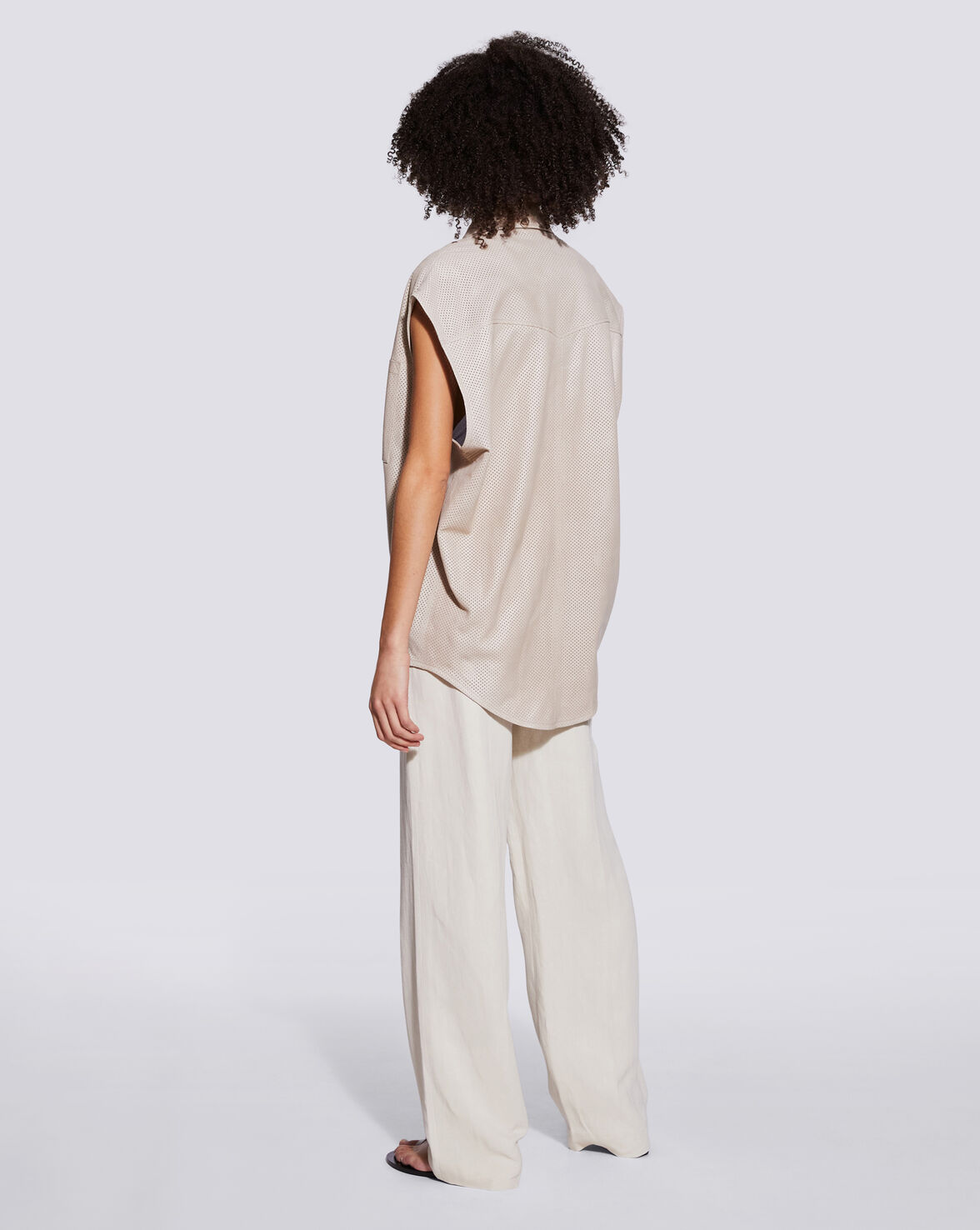 ACANTHI OVERSIZED SLEEVELESS LEATHER SHIRT image number null